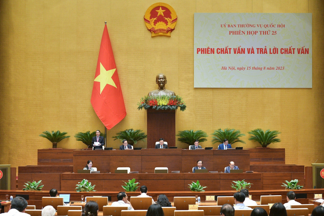 Chất vấn và trả lời chất vấn nhóm vấn đề thuộc lĩnh vực của Bộ Nông nghiệp và Phát triển nông thôn